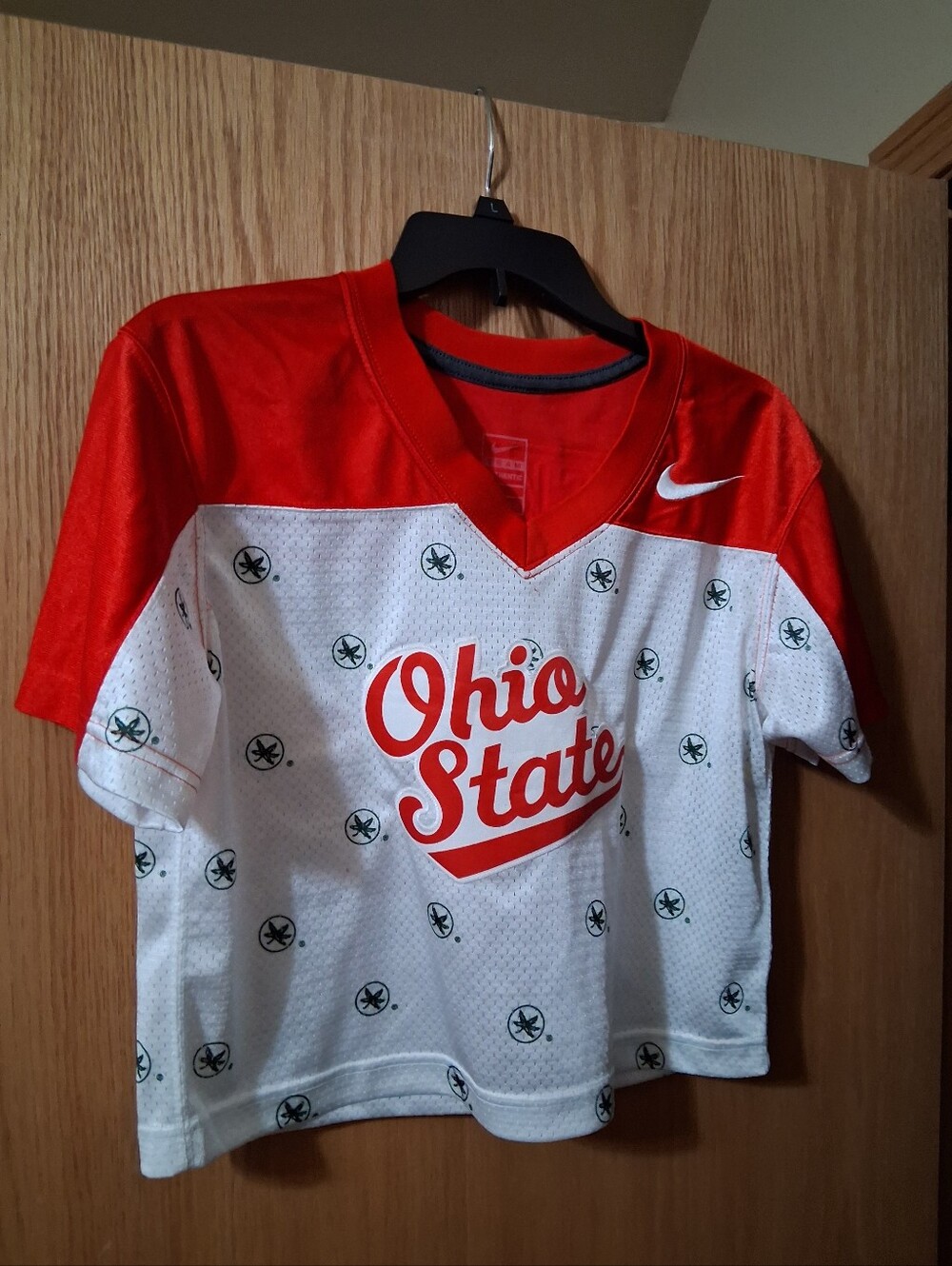 Nike Ohio State Buckeyes Football Jersey. Short sleeve, crop see measurements